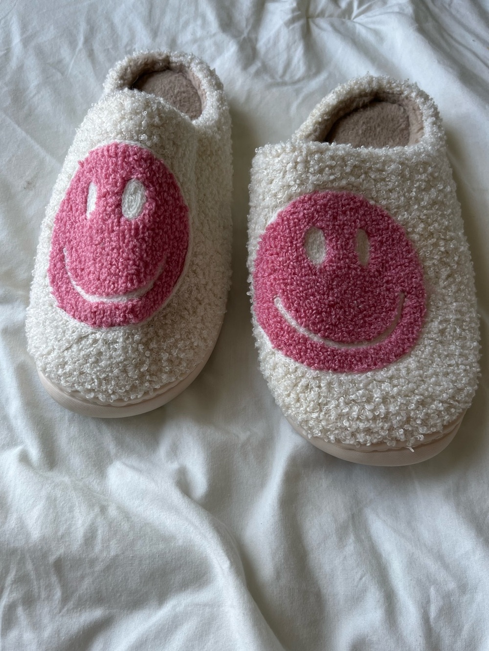 Cream Slippers with Pink Smiley Face